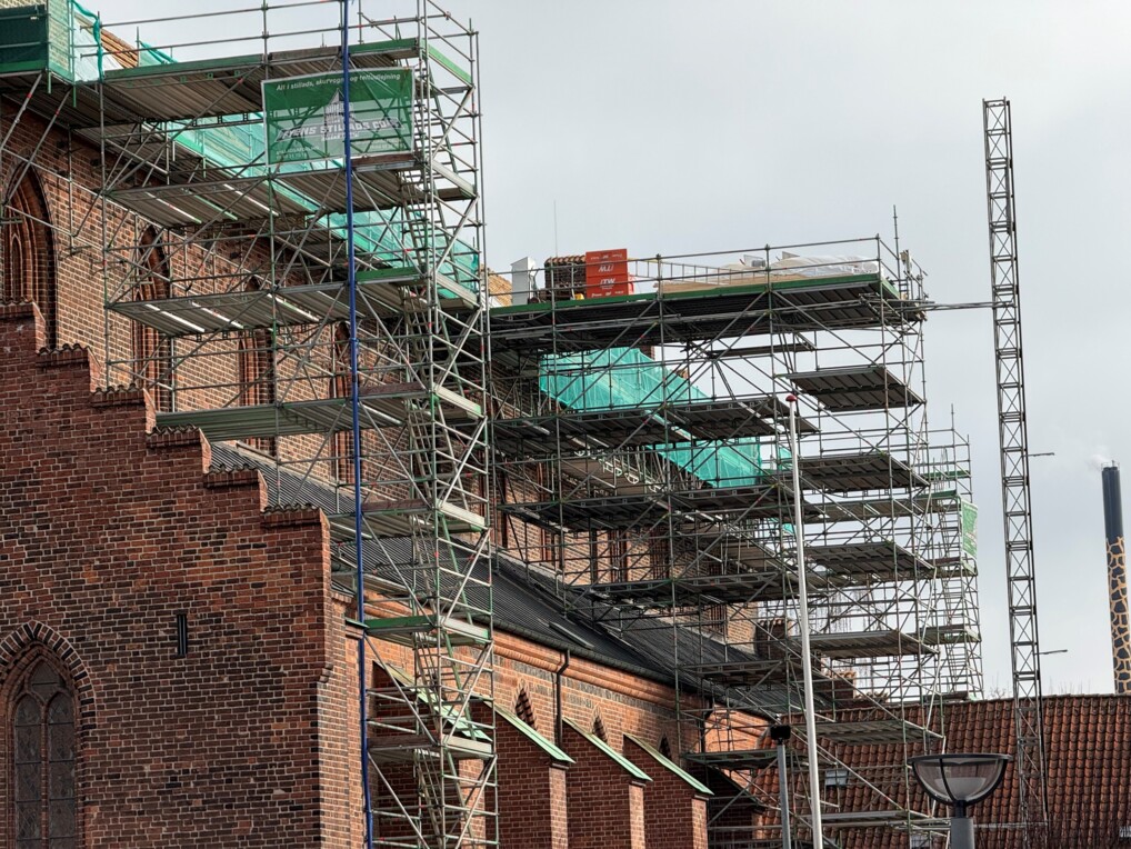 Stillads på Domkirkens sider