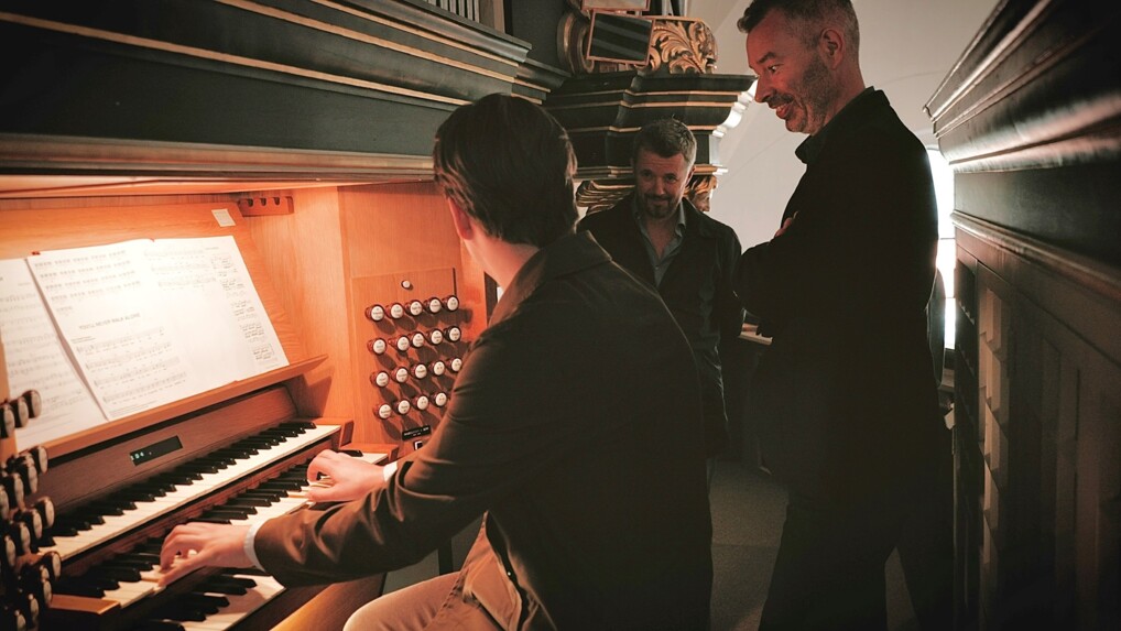 H.K.H. Prins Christian og Kronprinsen og organist Jesper Gram Petersen 