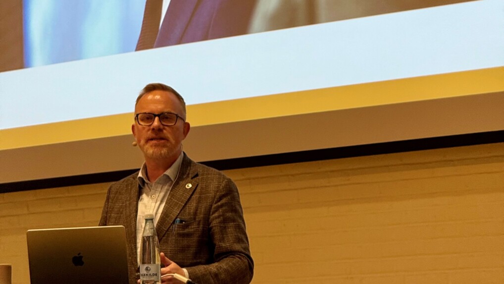 Formand for Landsforeningen af Menighedsråd, Anton Pihl på talerstolen