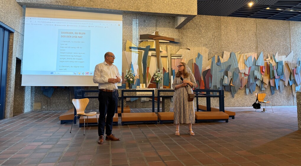 Biskop og formand byder velkommen