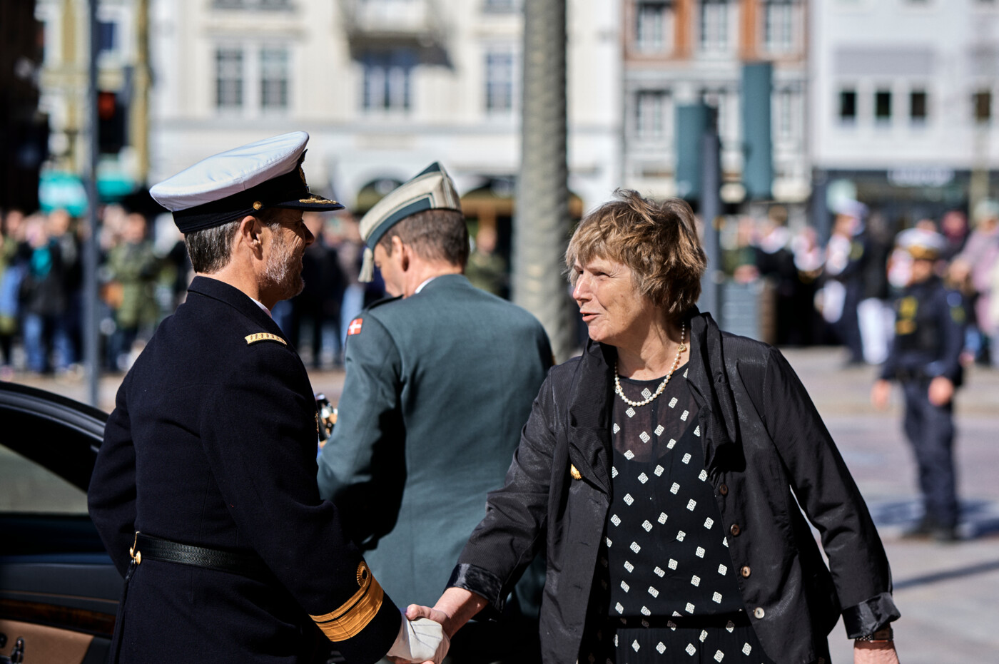 H.K.H Kronprisnsen modtages af formand for domsognets menighedsråd Eva Haue foto Lasse skov.jpg