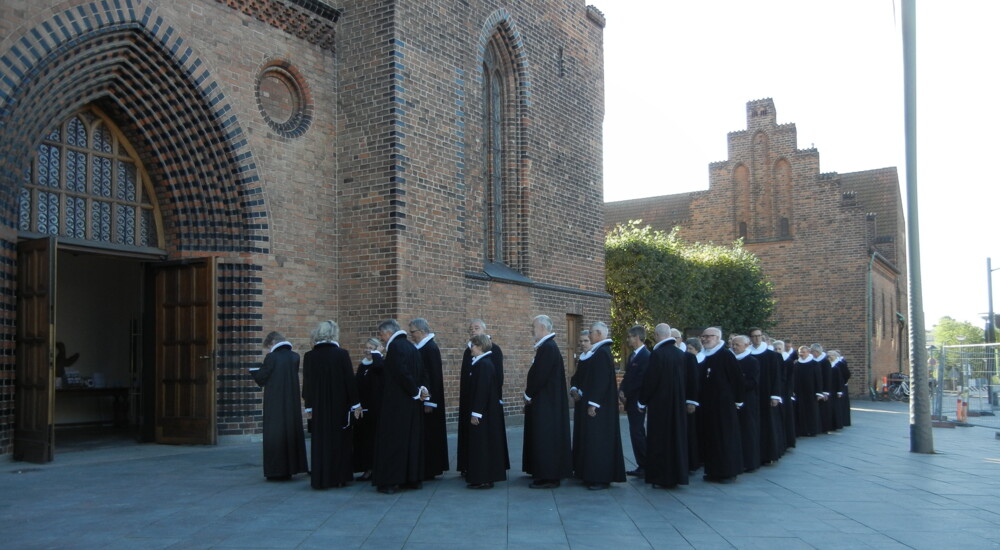 Provster i procession