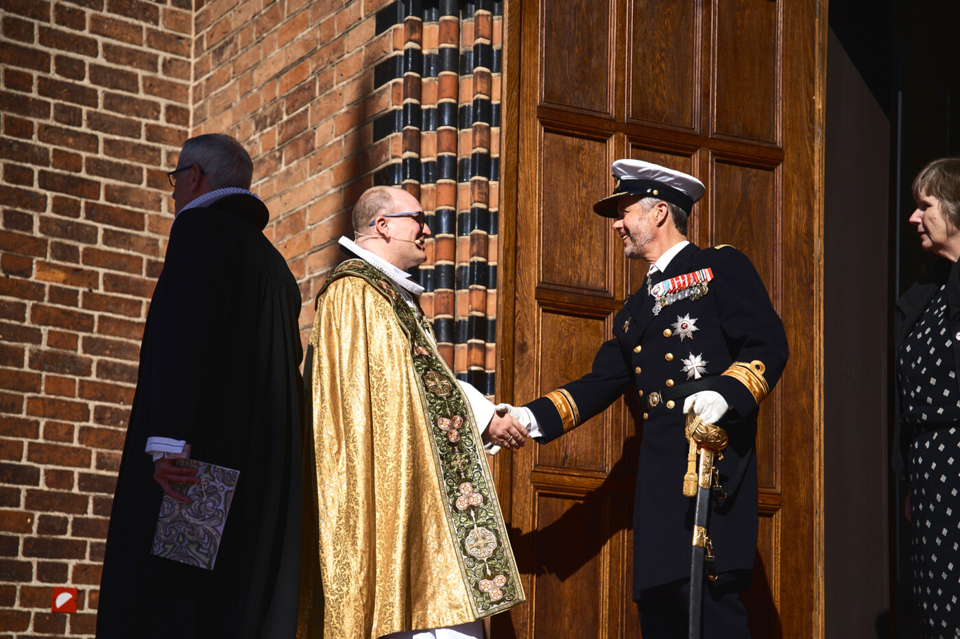 Tillykke til Mads Davidsen fra H.K.H. Kronprins Frederik foto Lasse Skov.jpg